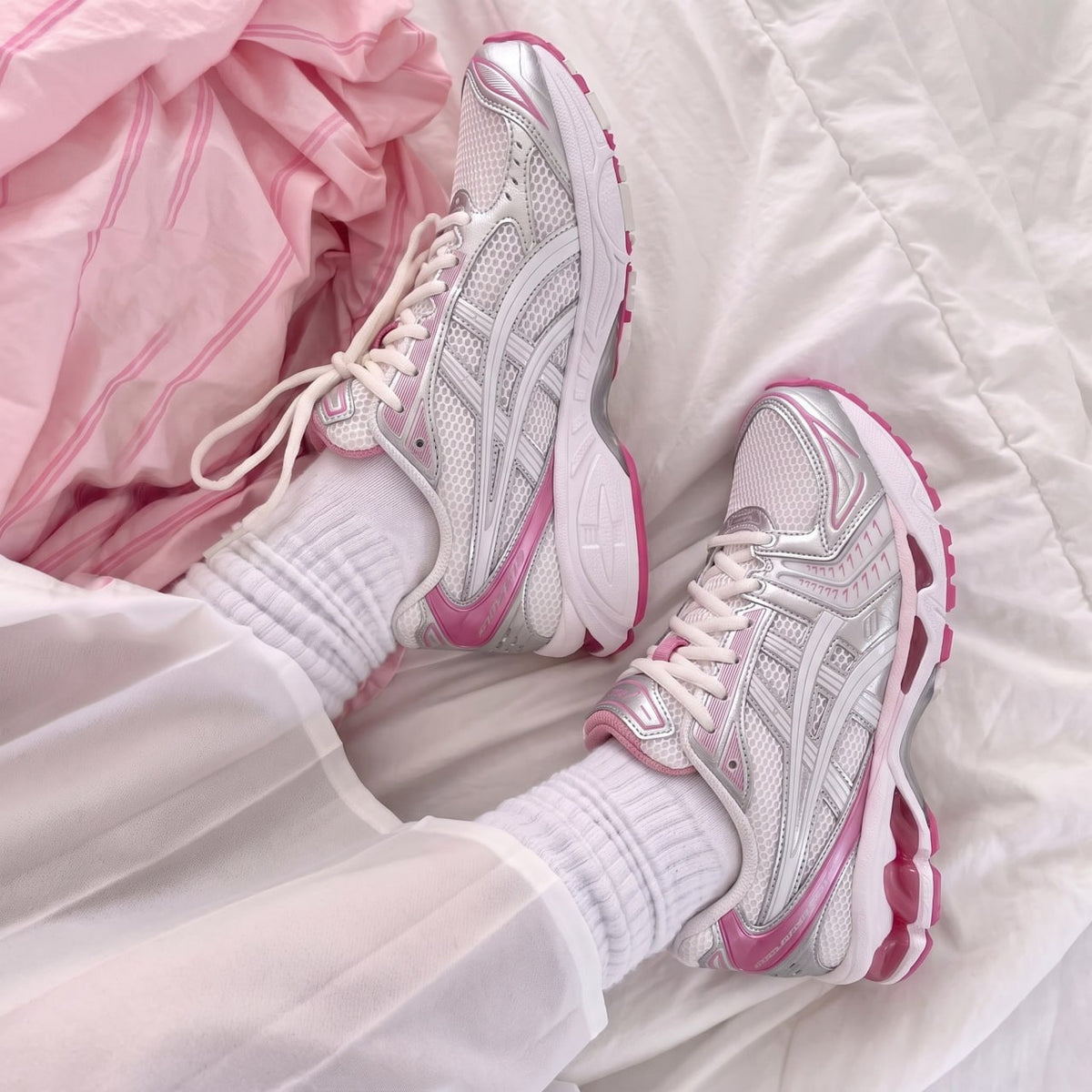 Asics gel kayano 14 Pink edition (للنساء)