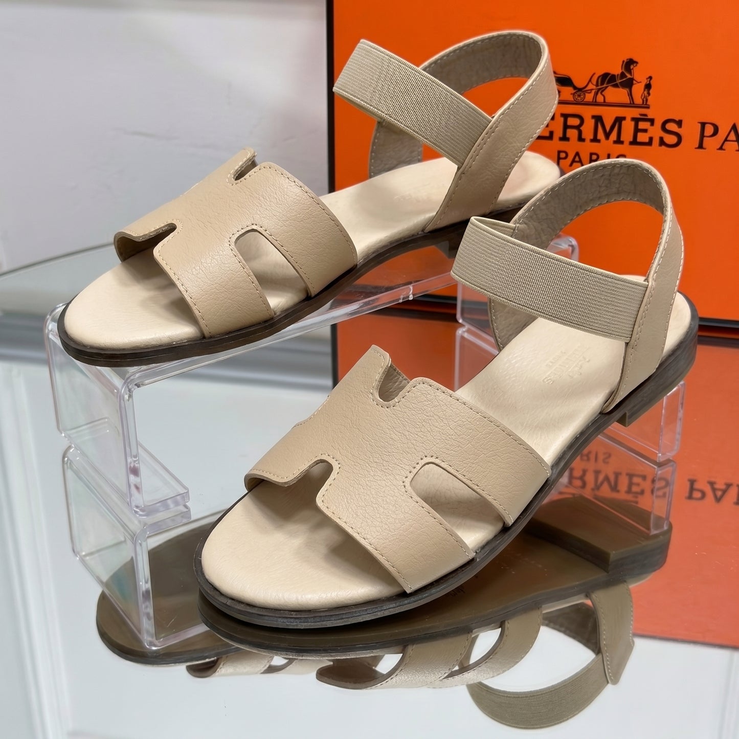 Sandal H-E-R-M-E-S