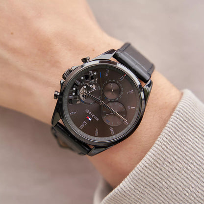 T-O-M-M-Y H-I-L-F-I-G-E-R MONTRE ORIGINAL bleu dore