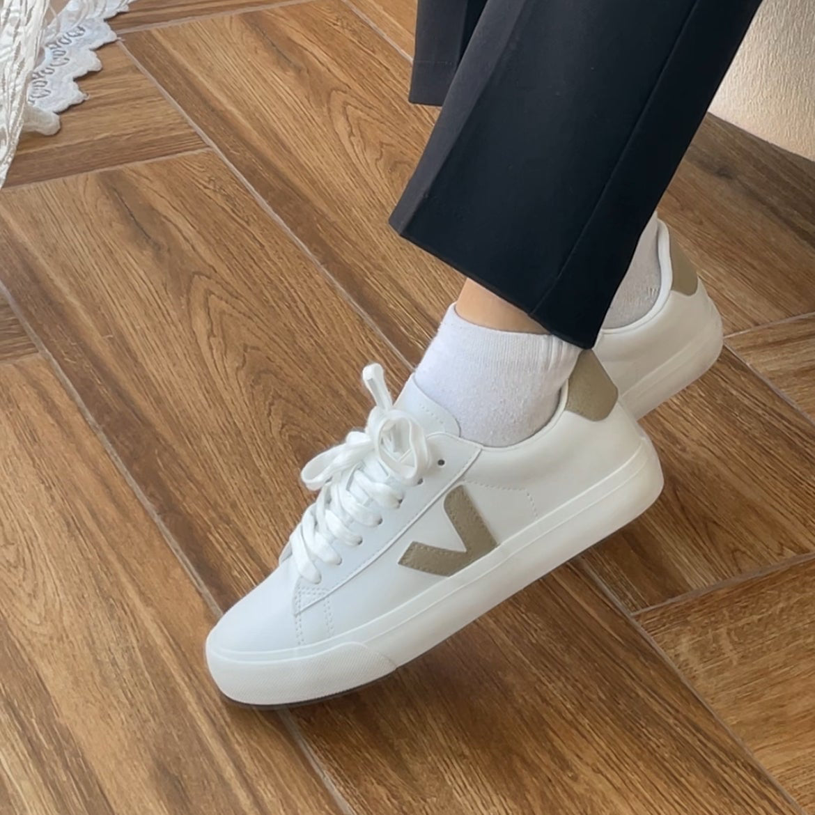 VEJA sneakers (Blanche khaki)