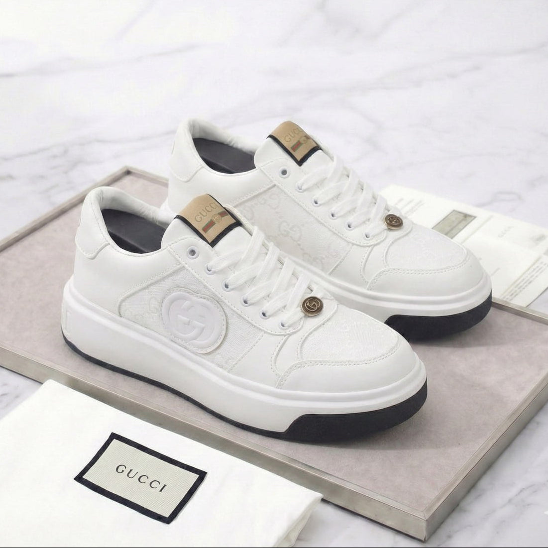 G.u.c.c.i blanches