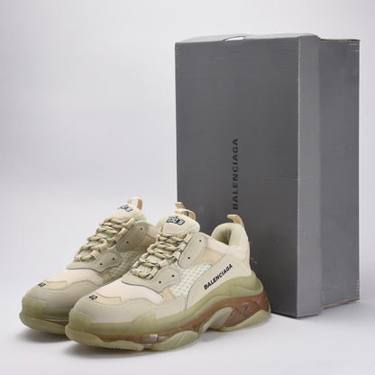B.a.l.e.n.c.i.a.ga Triple S Beige