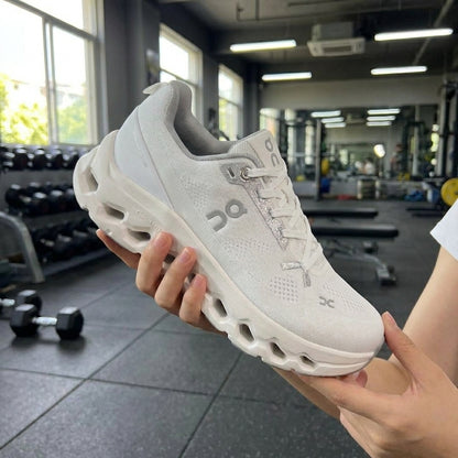 Oncloudtilt White edition ( Pour Femme )