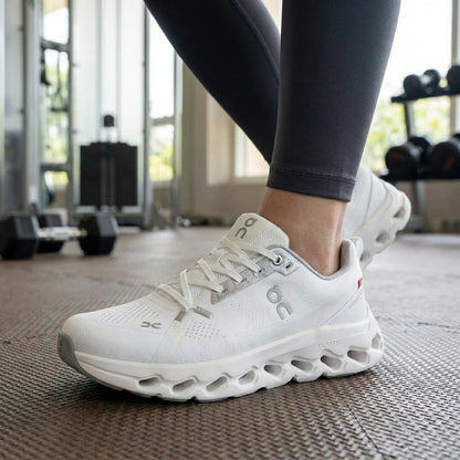 Oncloudtilt White edition ( Pour Femme )