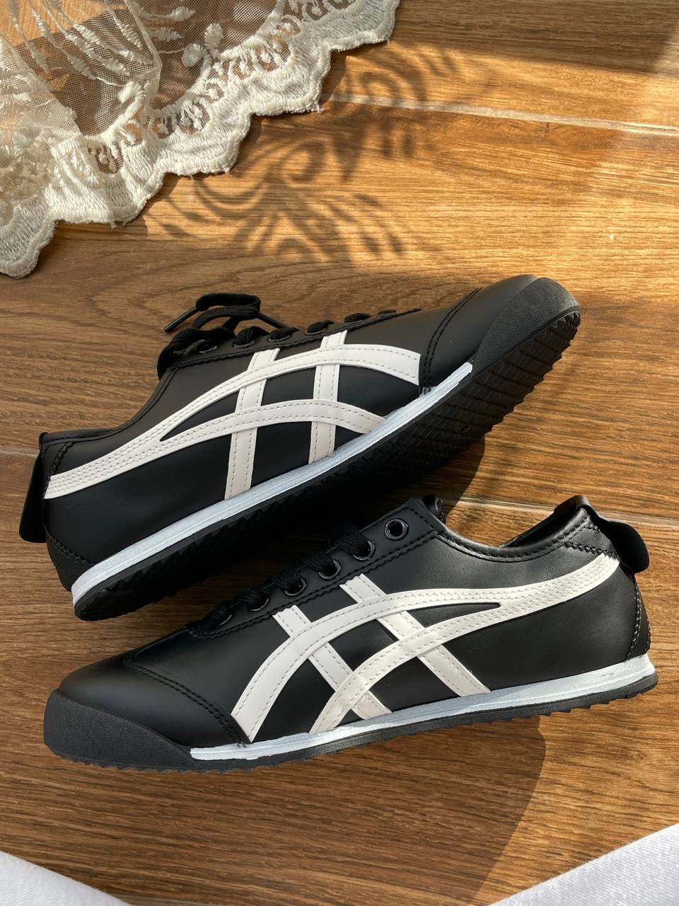 Asics onitsuka tiger 66 black edition
