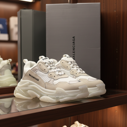 B.a.l.e.n.c.i.a.g.a Triple S White edition