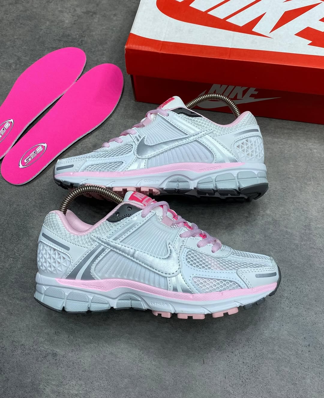 Nike zoom vomero 5 (Femme)