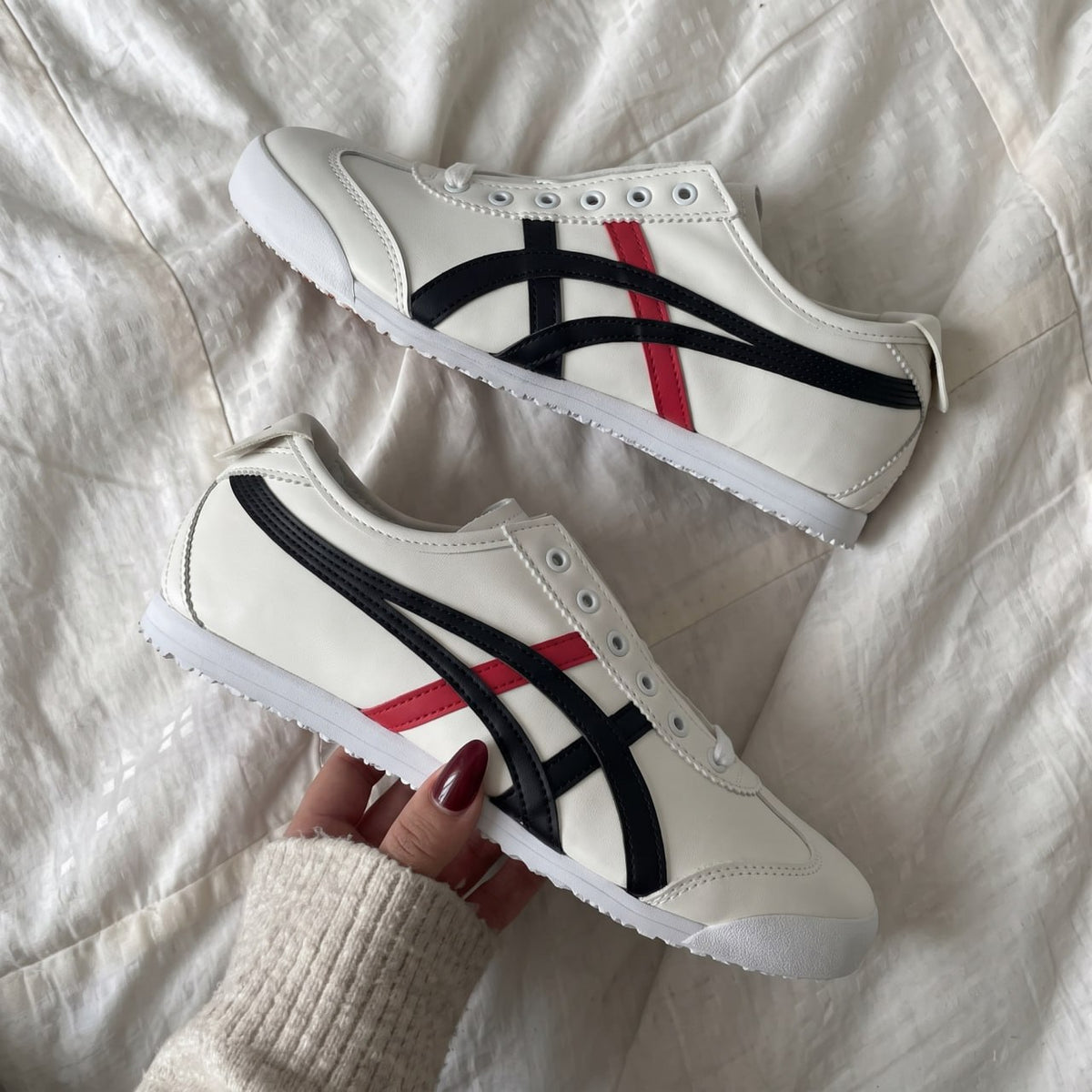 Asics onitsuka tiger red/black edition